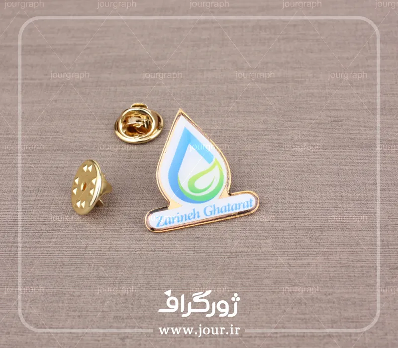 بج سینه با زمینه سفید